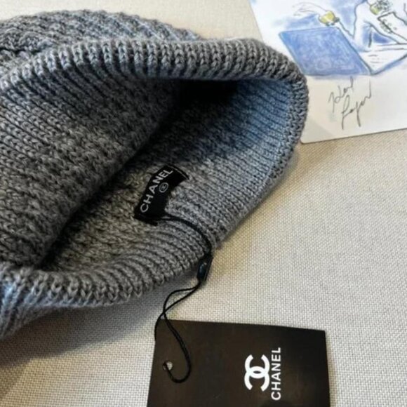 Chanel Gray Knit Beanie with Classic Logo - With Box - Picture 6 of 6